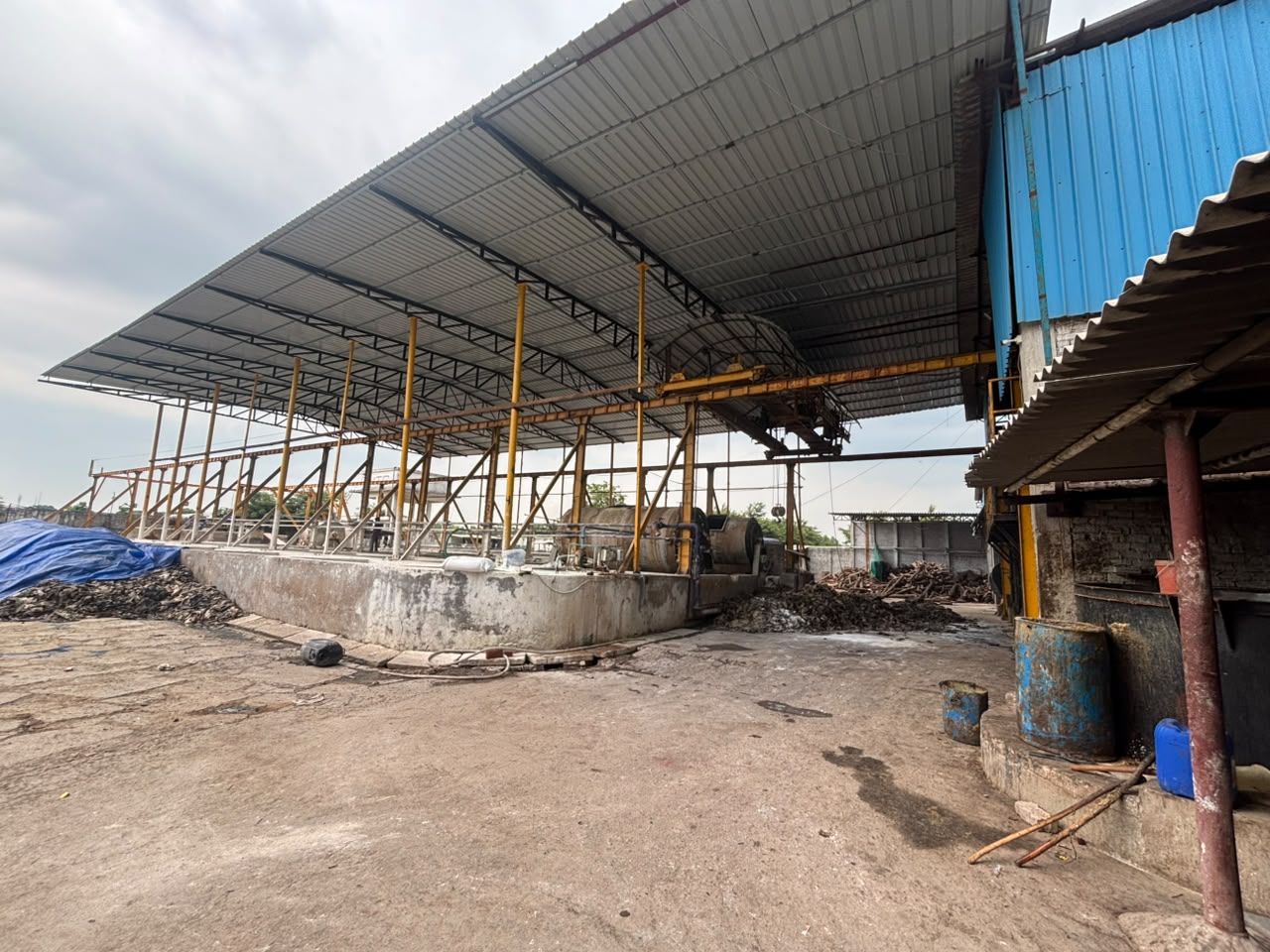 Large-scale evaporation tanks inside NTG plant